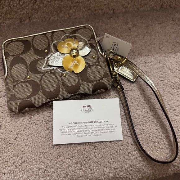 Coach mini bag and wristlet - Picture 13 of 13